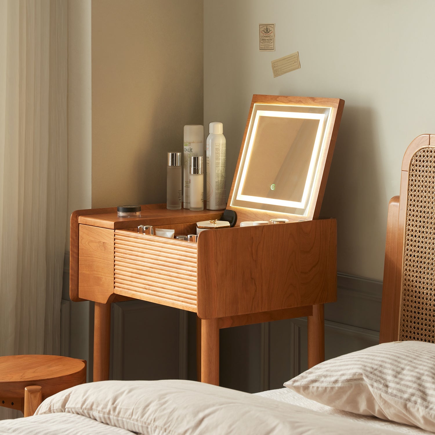 tables-with-mirror.jpg?v=1732498077