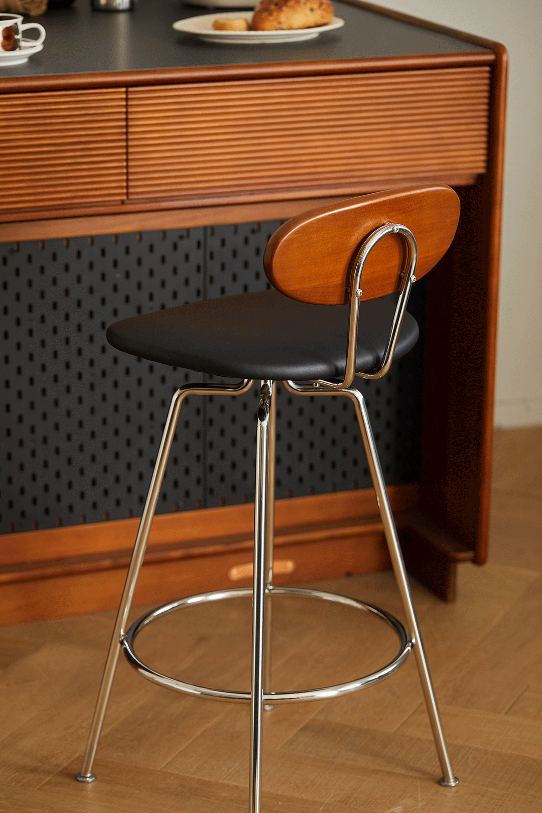 Vintage boxwood bar chair the old detail 1.