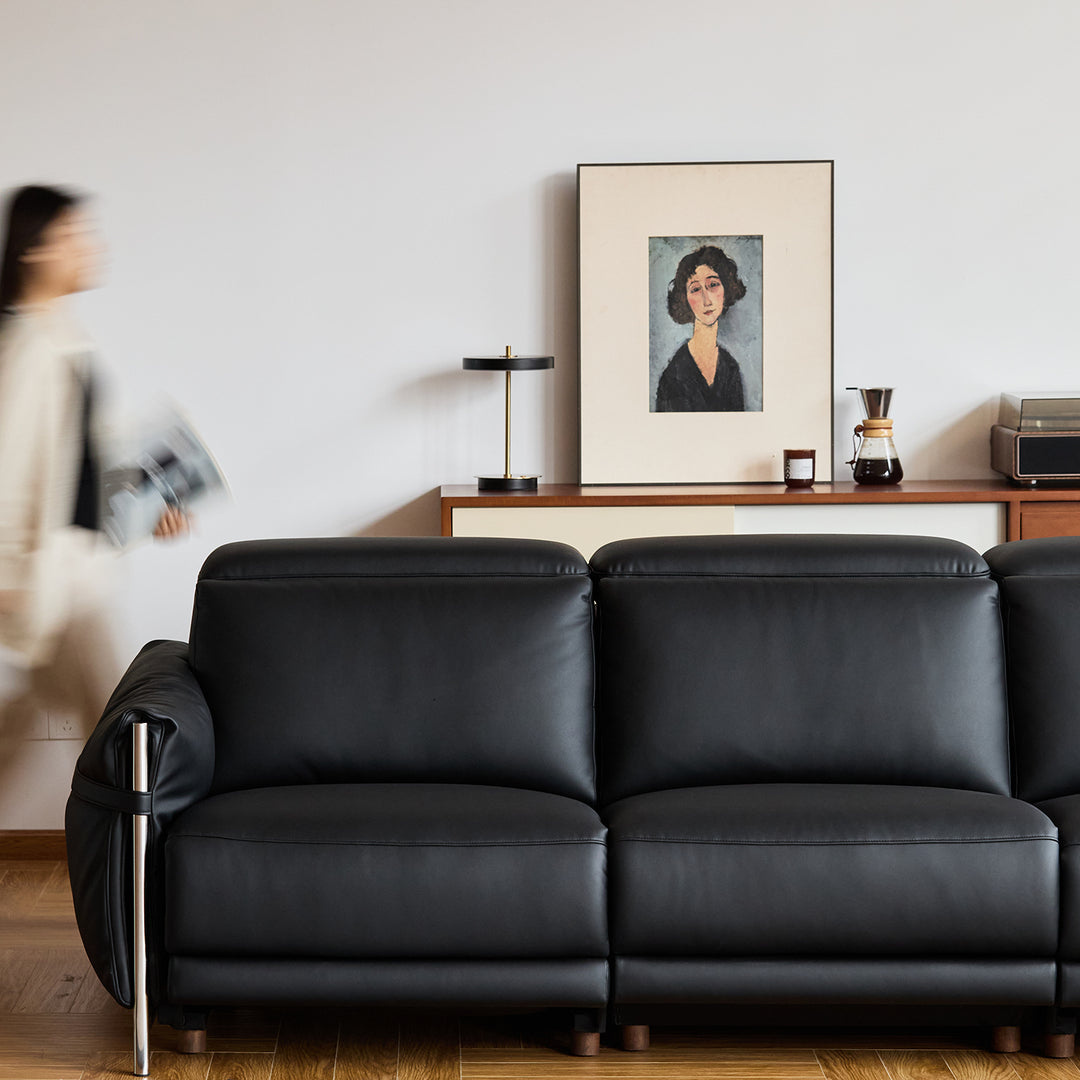 Minimalist genuine leather electric recliner 3 seater sofa calmera detail 4.