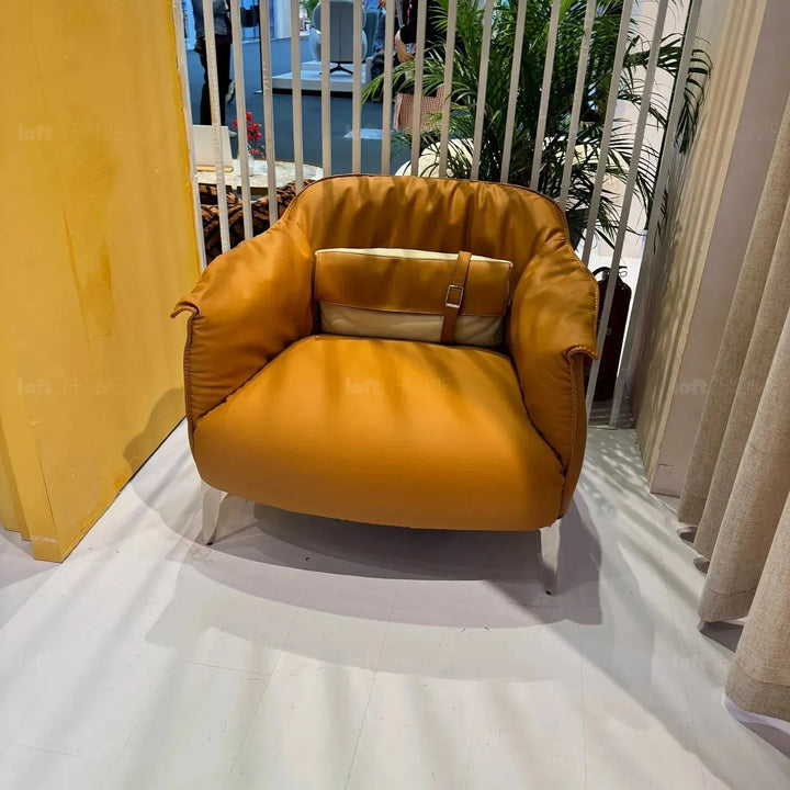 Modern pu leather 1 seater sofa lean with context.