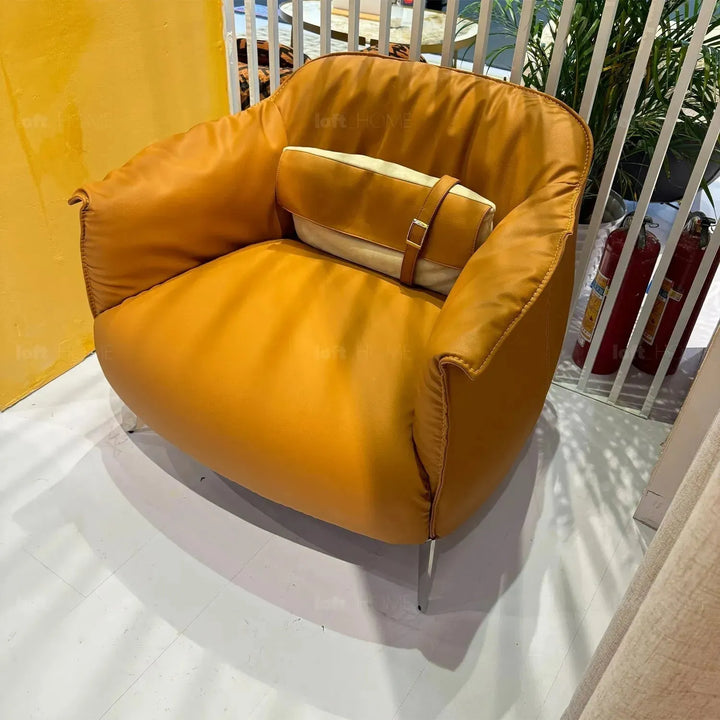 Modern pu leather 1 seater sofa lean in details.
