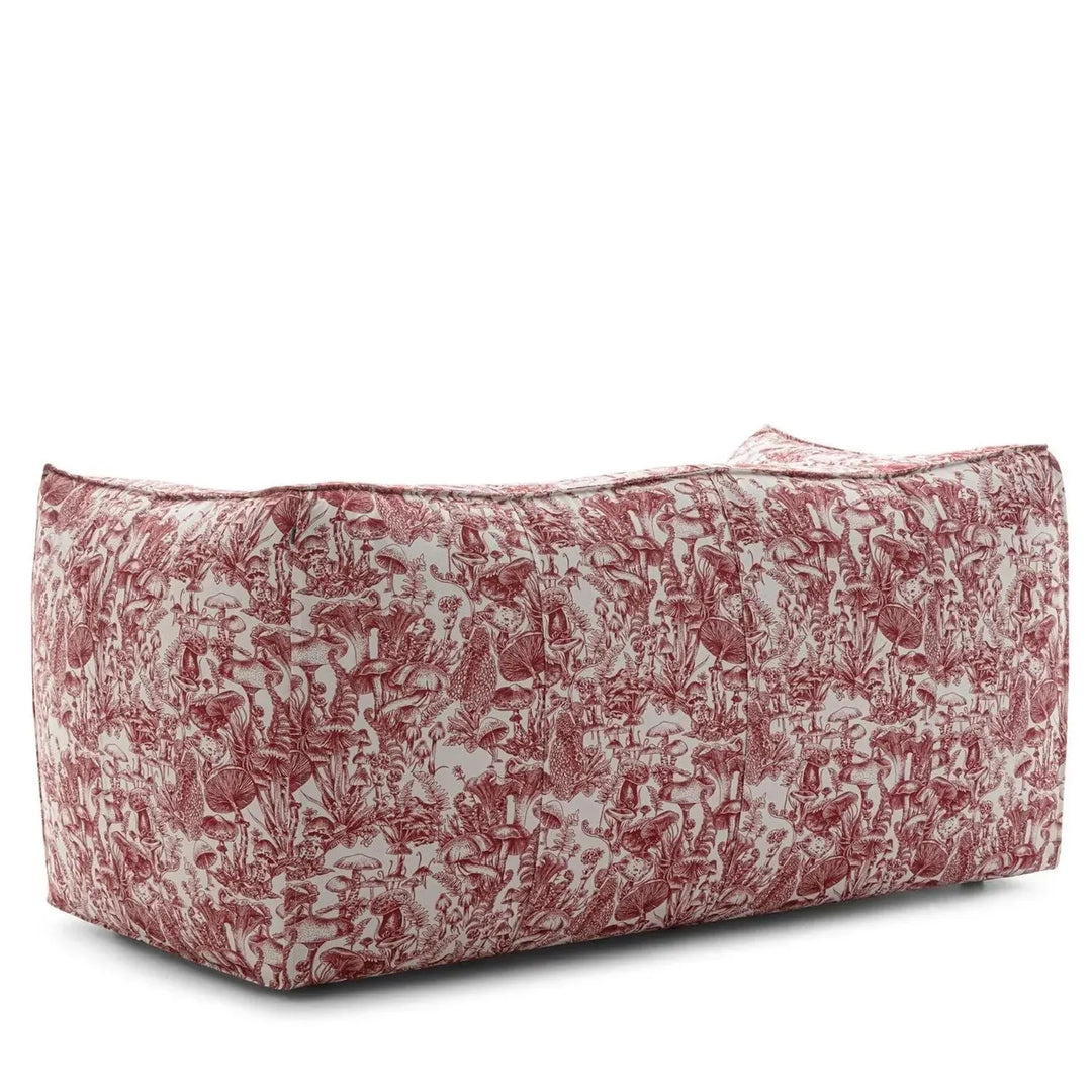 Contemporary fabric 2 seater sofa bambole in details.