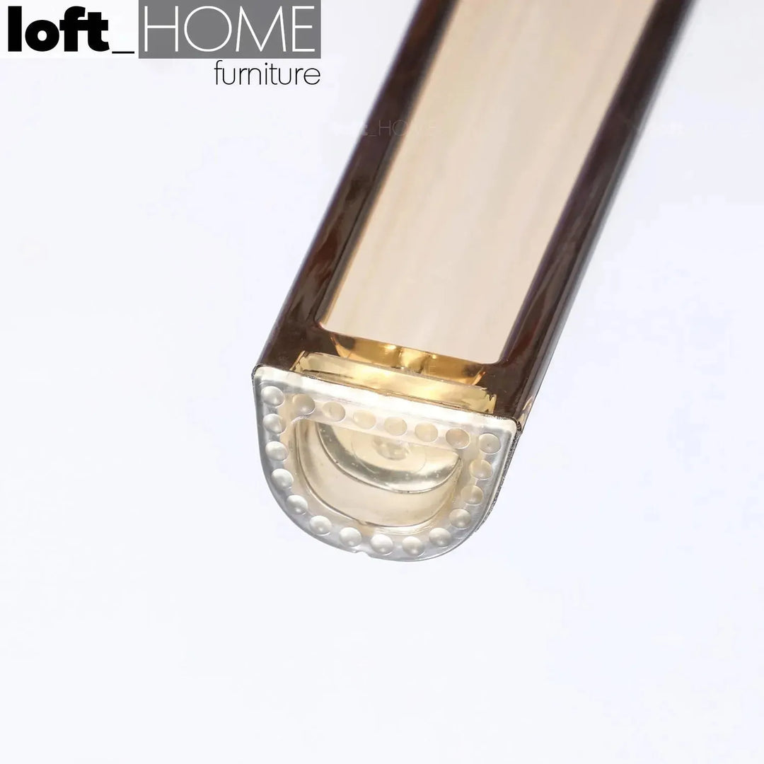 Contemporary tempered glass dining table cielo s in close up details.