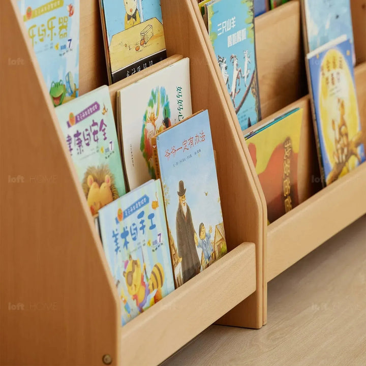 Scandinavian wood kids bookshelf 4 layers bear with context.