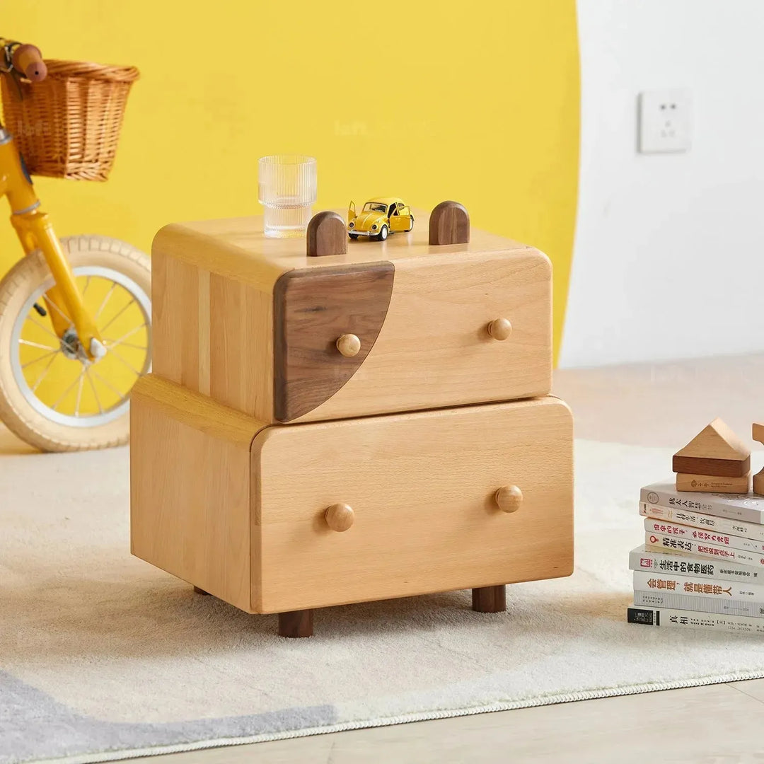 Scandinavian wood kids side table momo in details.