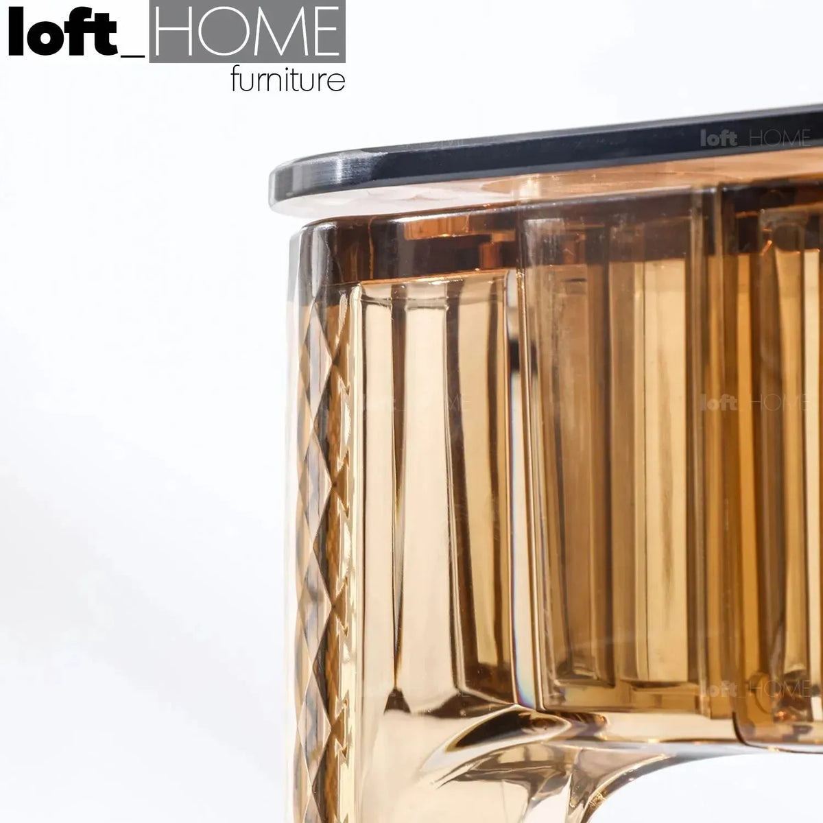 Bauhaus tempered glass side table cielo in real life style.