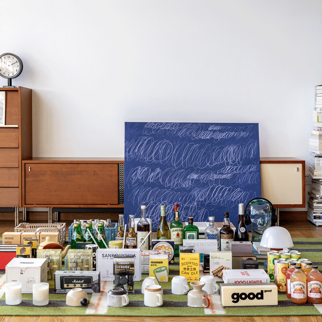 Vintage boxwood tv console pinecone color swatches.
