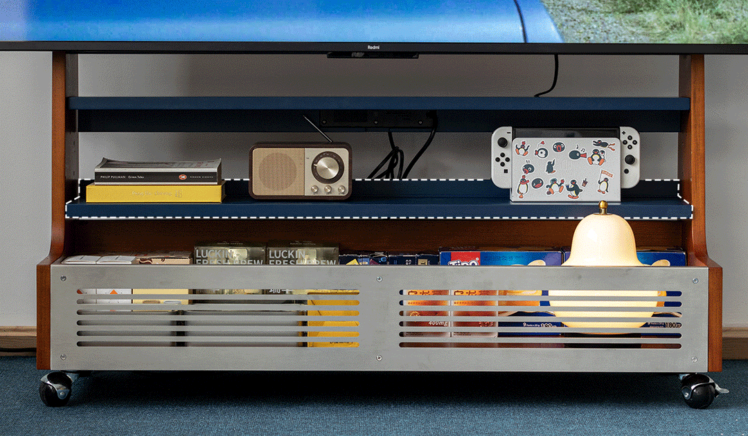 Vintage Boxwood TV Hanger MIES