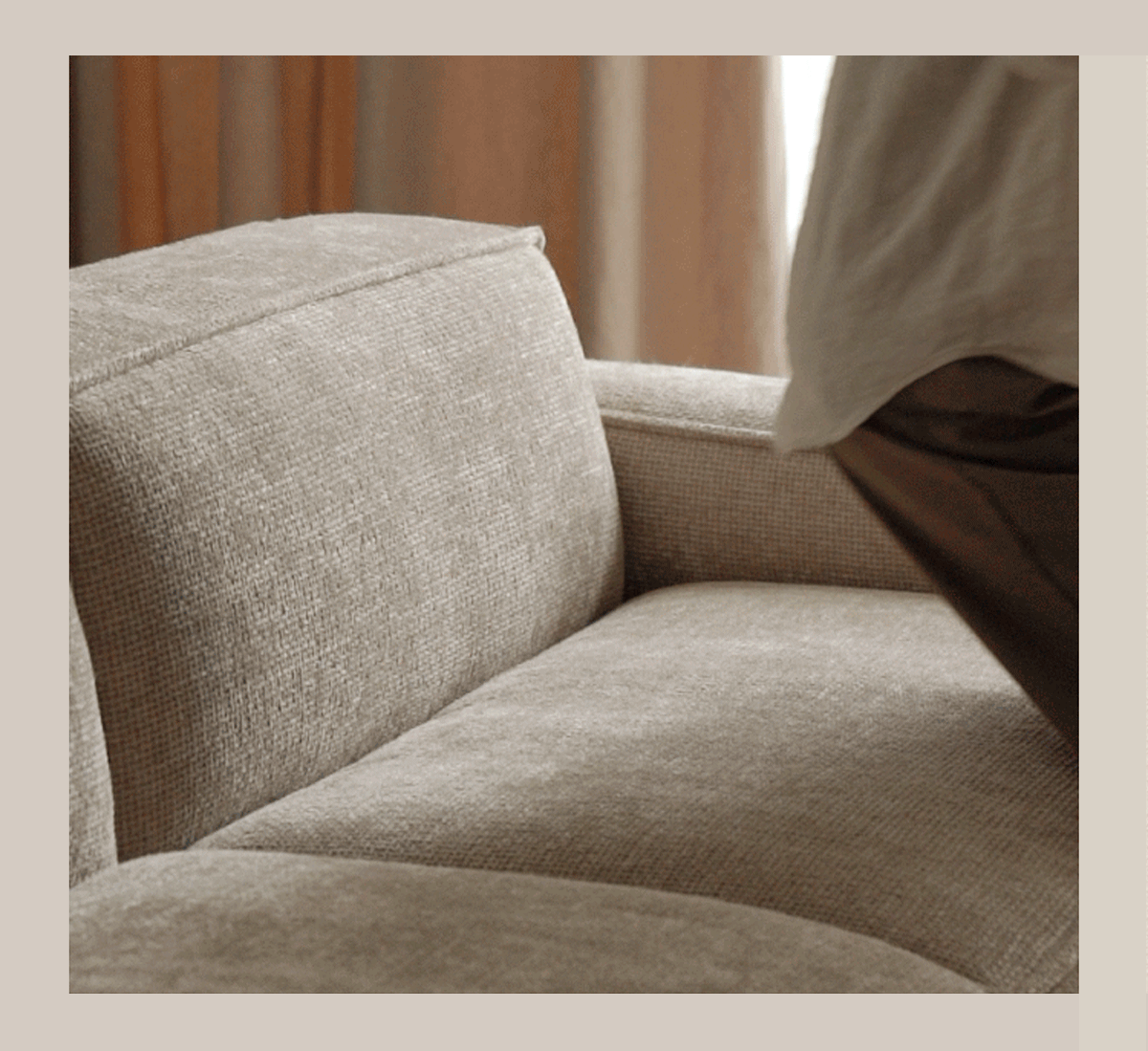 Minimalist Linen Fabric 4 Seater Sofa CAMALEONDA Good to Know - 7