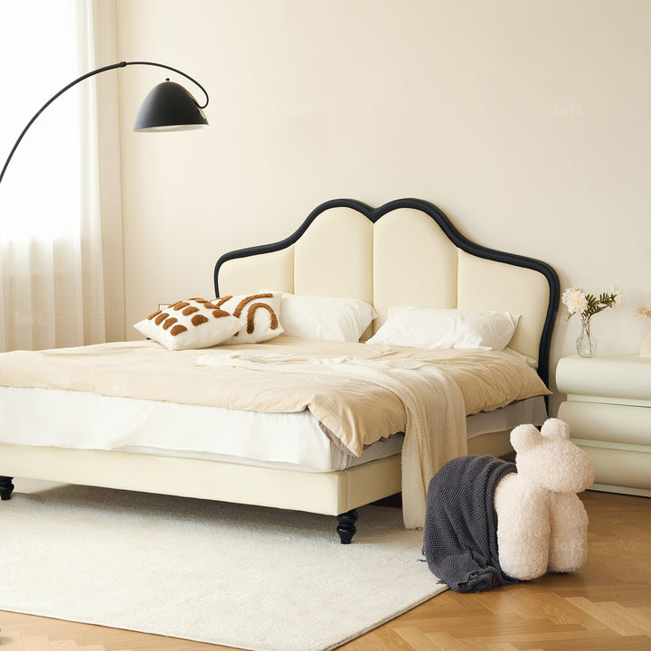Minimalist Leather Bed BUTTERFLY Close-up