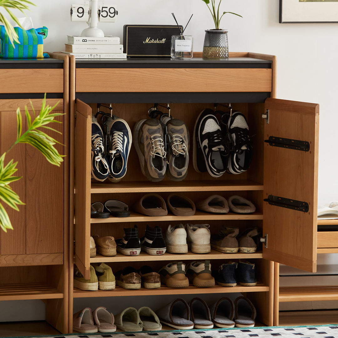 Shoe hanging hook color swatches.