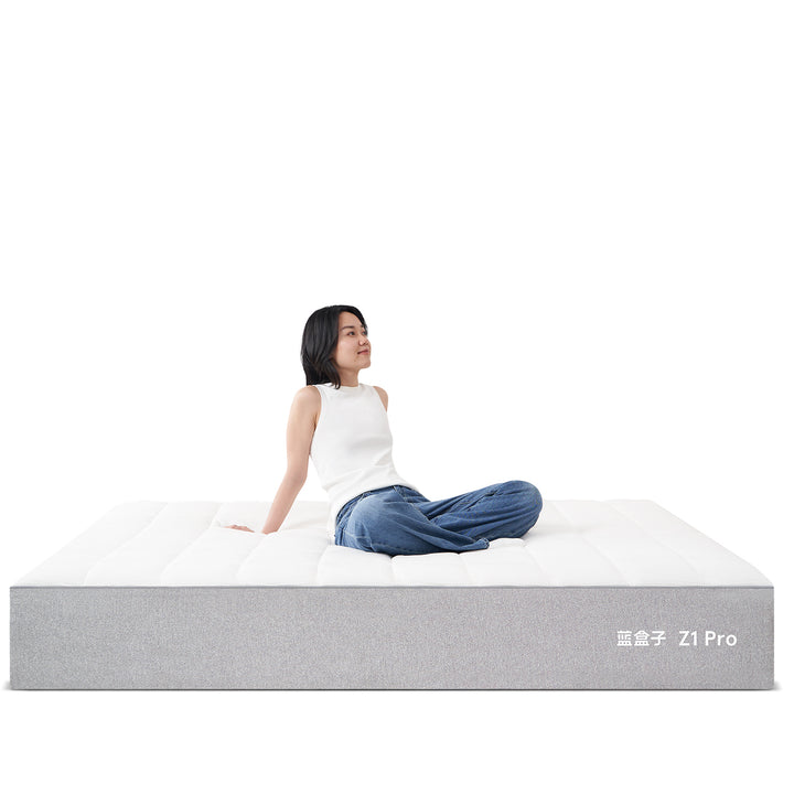 30cm pocket spring gel memory foam mattress bluebox z1 pro in white background.
