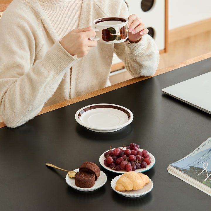 Scandinavian sintered stone dining table geshan with context.