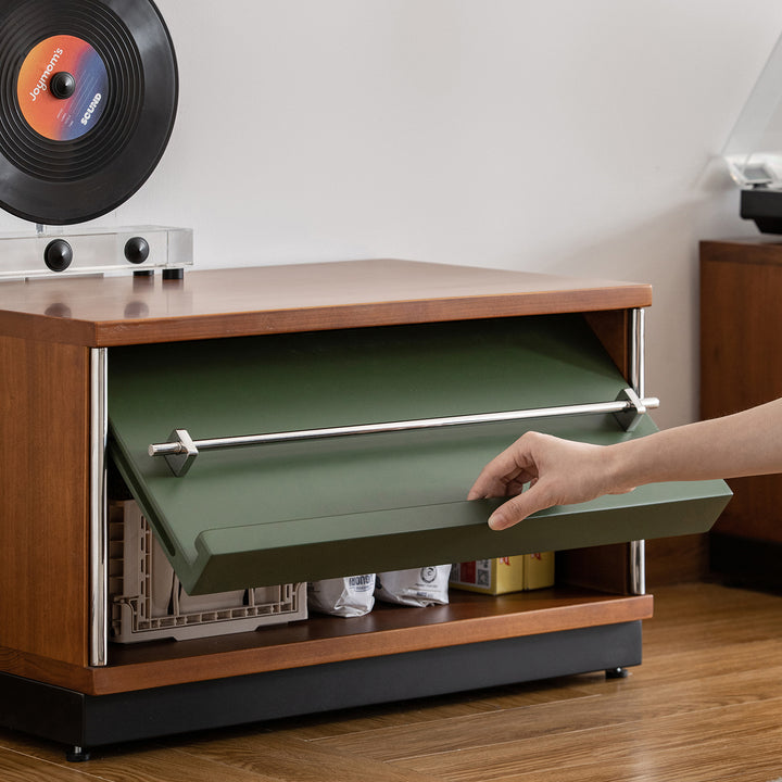 Vintage boxwood modular tv console silver wing in details.