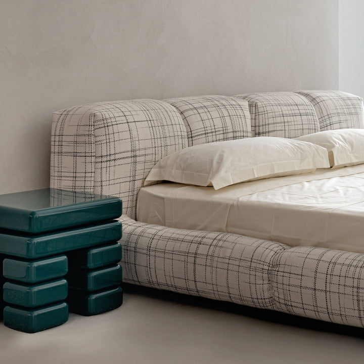 Contemporary mixed weave fabric bed jannik with context.