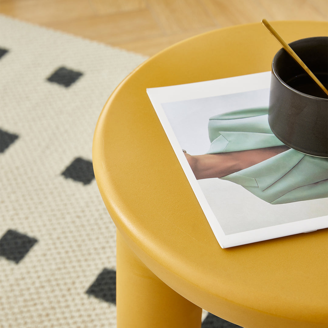 Contemporary plastic side table snap detail 18.