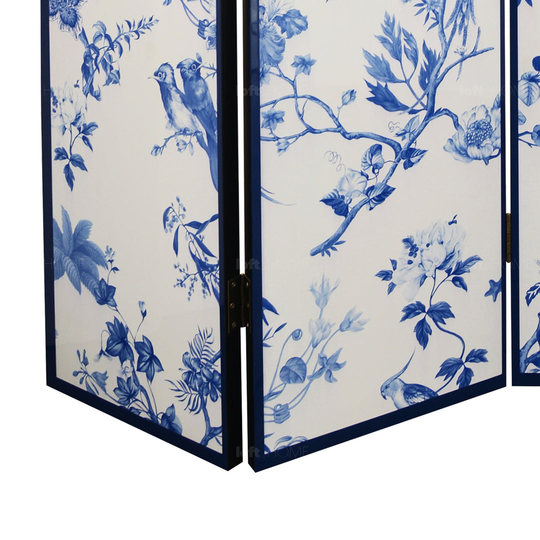 Eclectic wood divider delft blue in real life style.