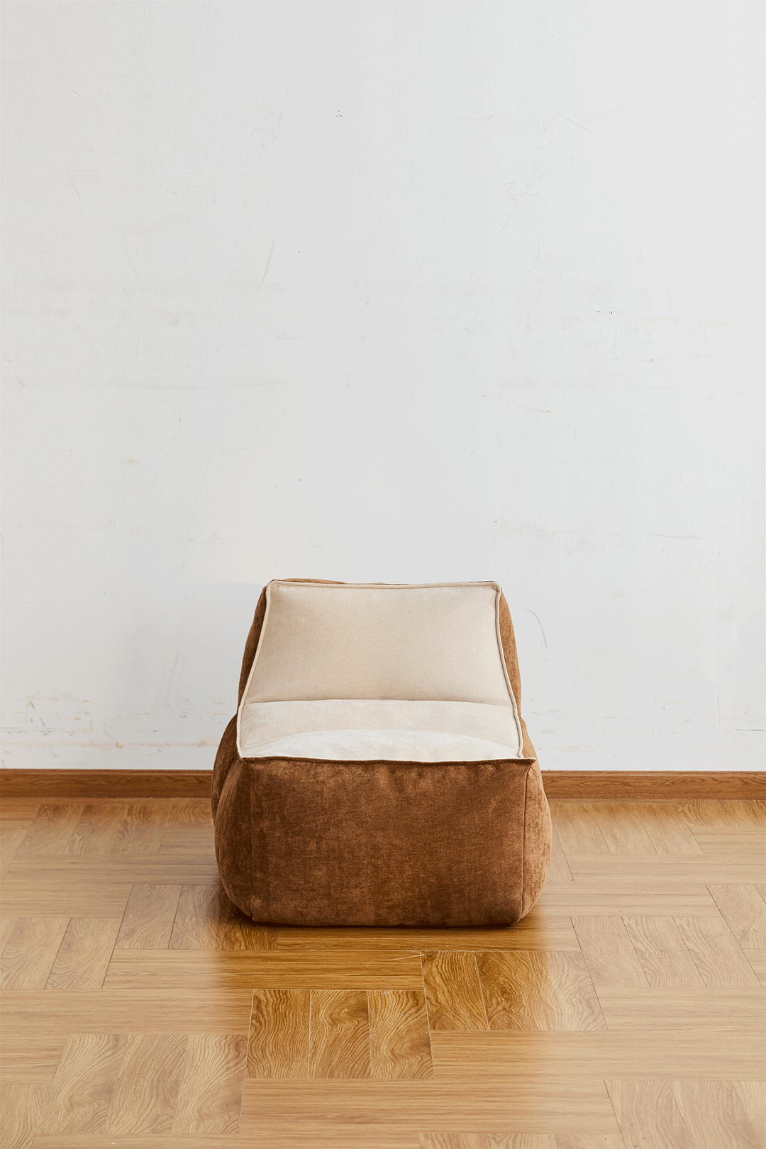 Cream velvet fabric 1 seater sofa lazy detail 5.
