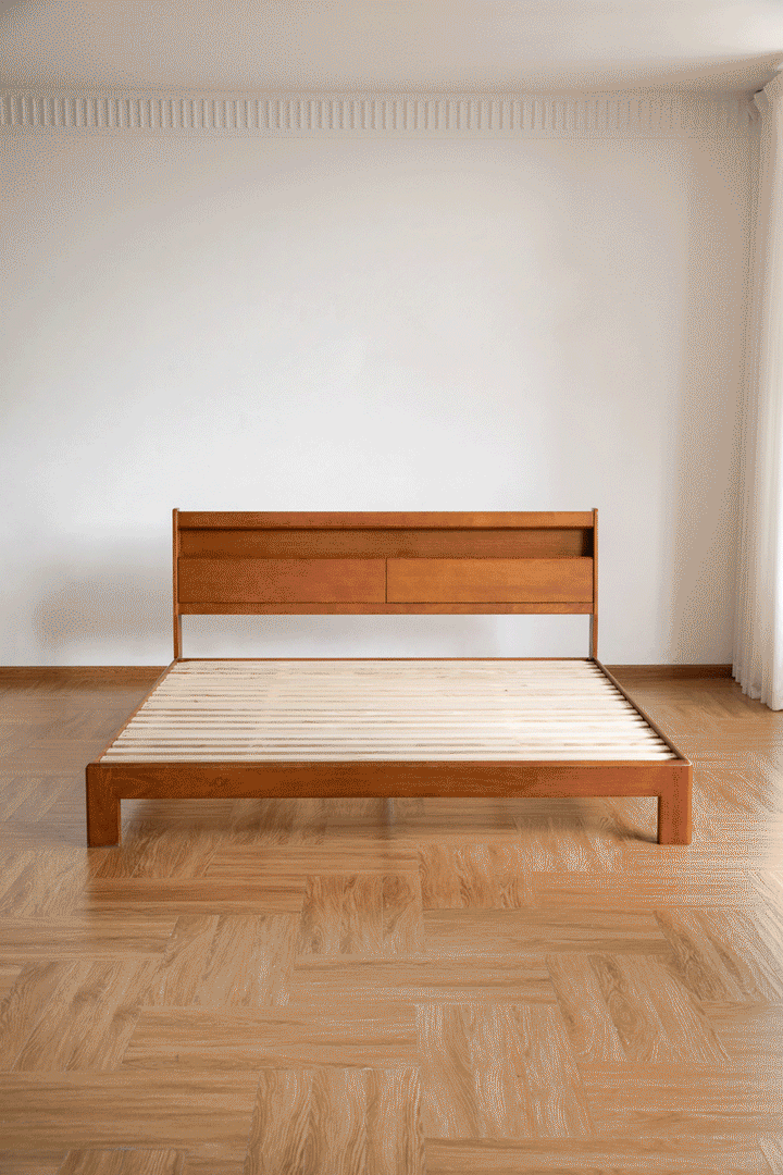 Vintage boxwood bed accompany light color swatches.