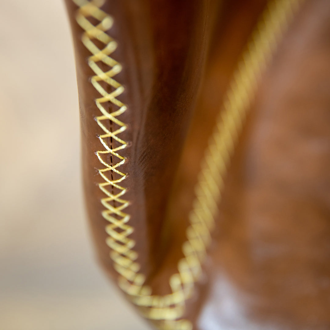 Industrial pu leather bar chair stitch in details.