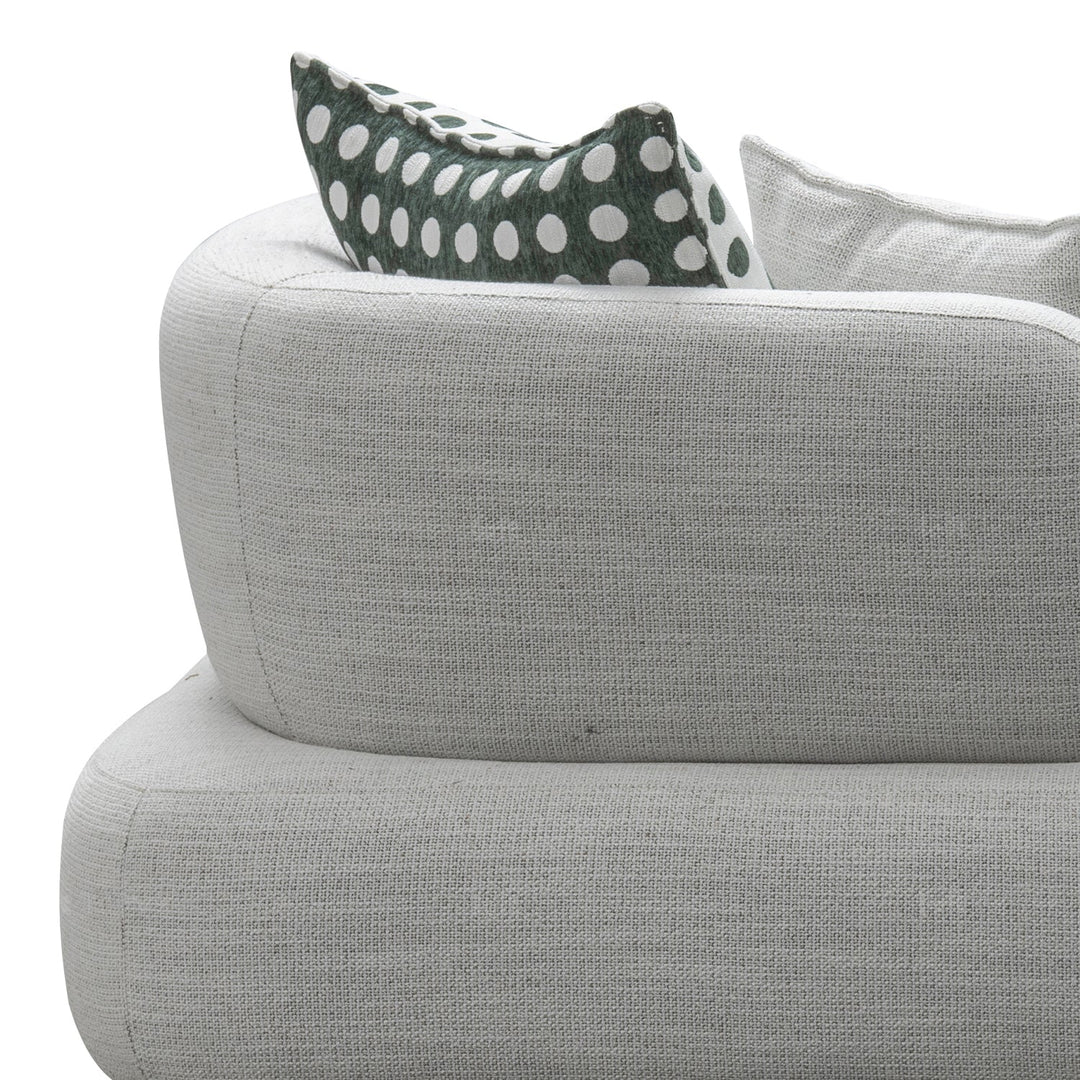 Minimalist fabric l shape sectional sofa monti 4+l in close up details.