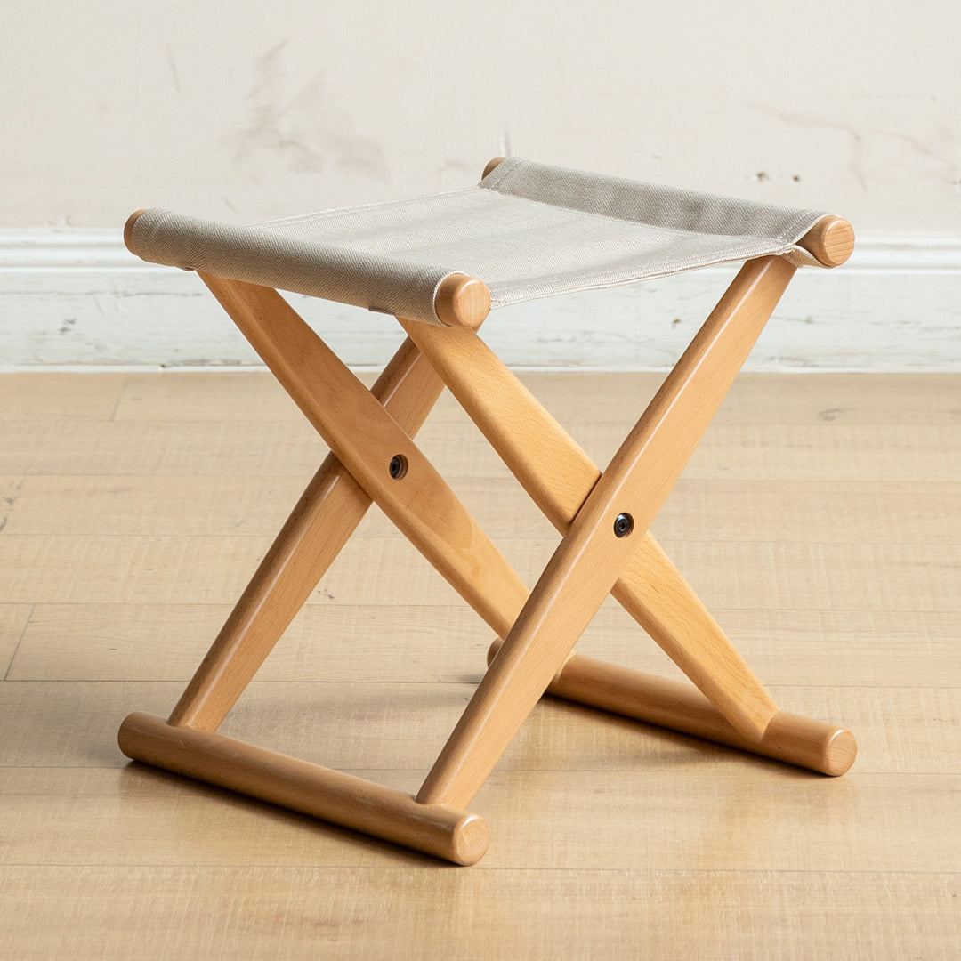 Scandinavian beech wood canvas folding stool kaya detail 4.