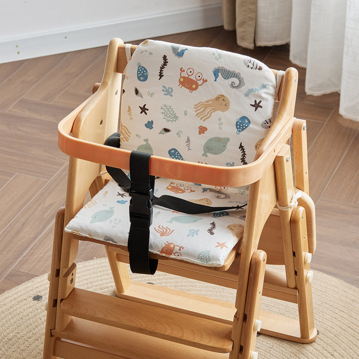 Scandinavian beech wood kids dining chair ayla detail 2.