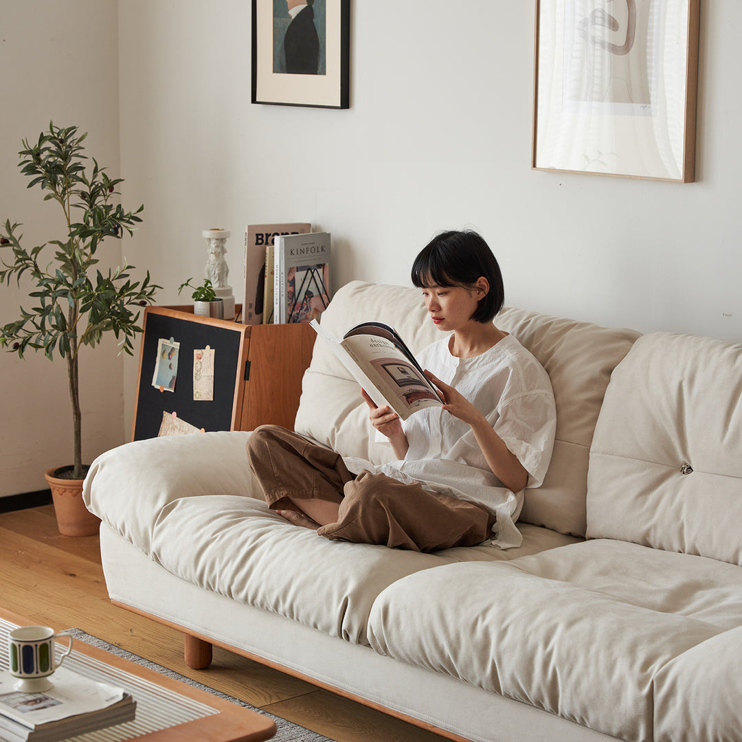Scandinavian cat scratch resistant fabric 4 seater sofa nimbus in details.