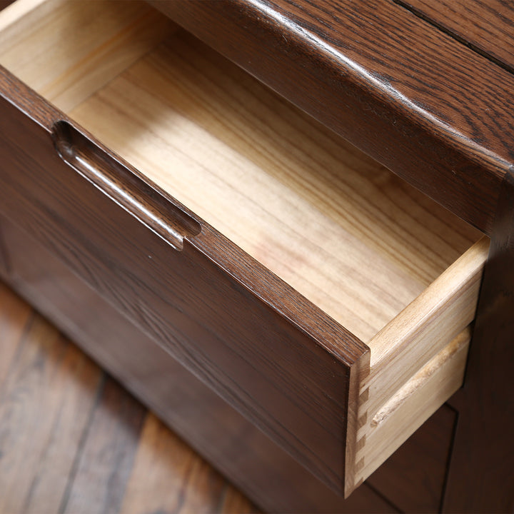 Scandinavian oak wood chest of drawers breeze detail 18.