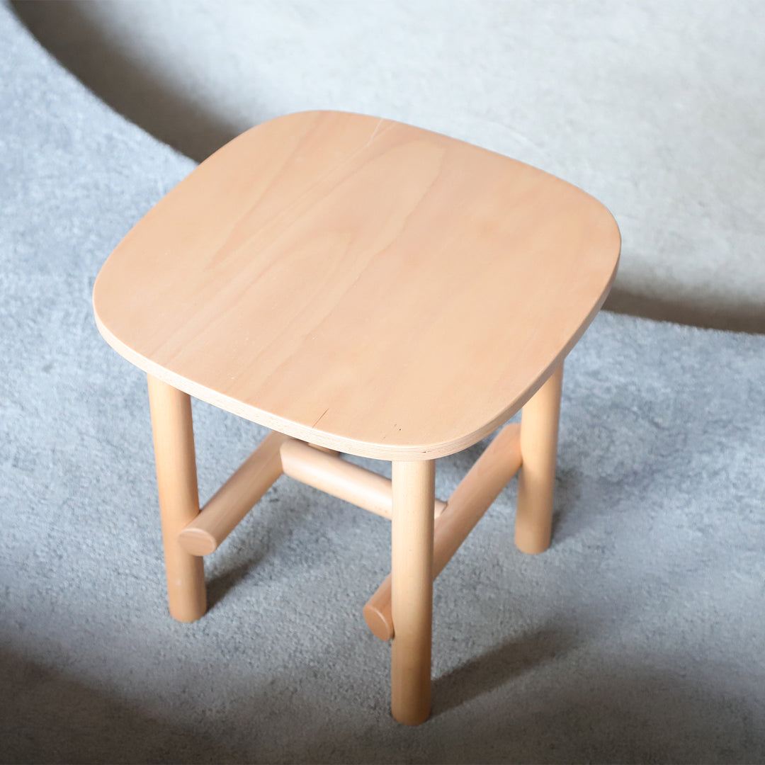 Scandinavian beech wood side table hilda in details.