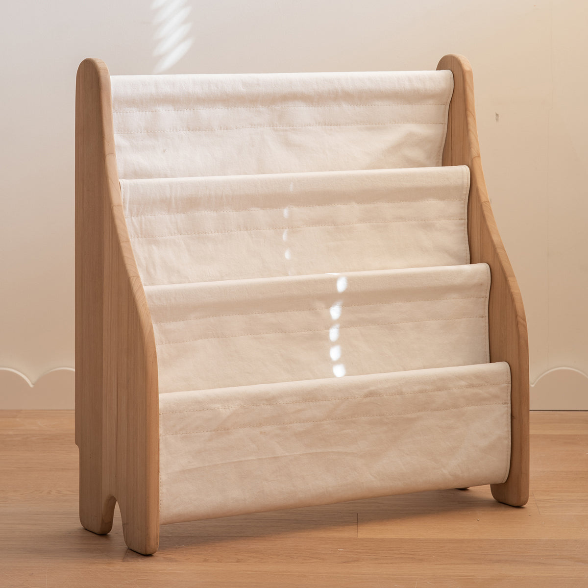 Scandinavian poplar wood kids bookshelf 4 layers luna detail 1.