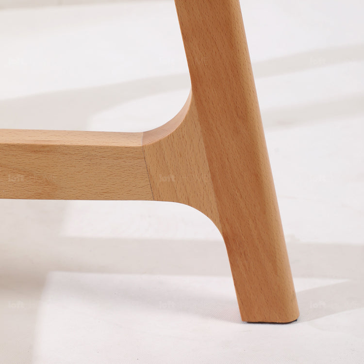 Scandinavian Oak Wood Veneer Round Dining Table ORBIT Good to Know Preview-1