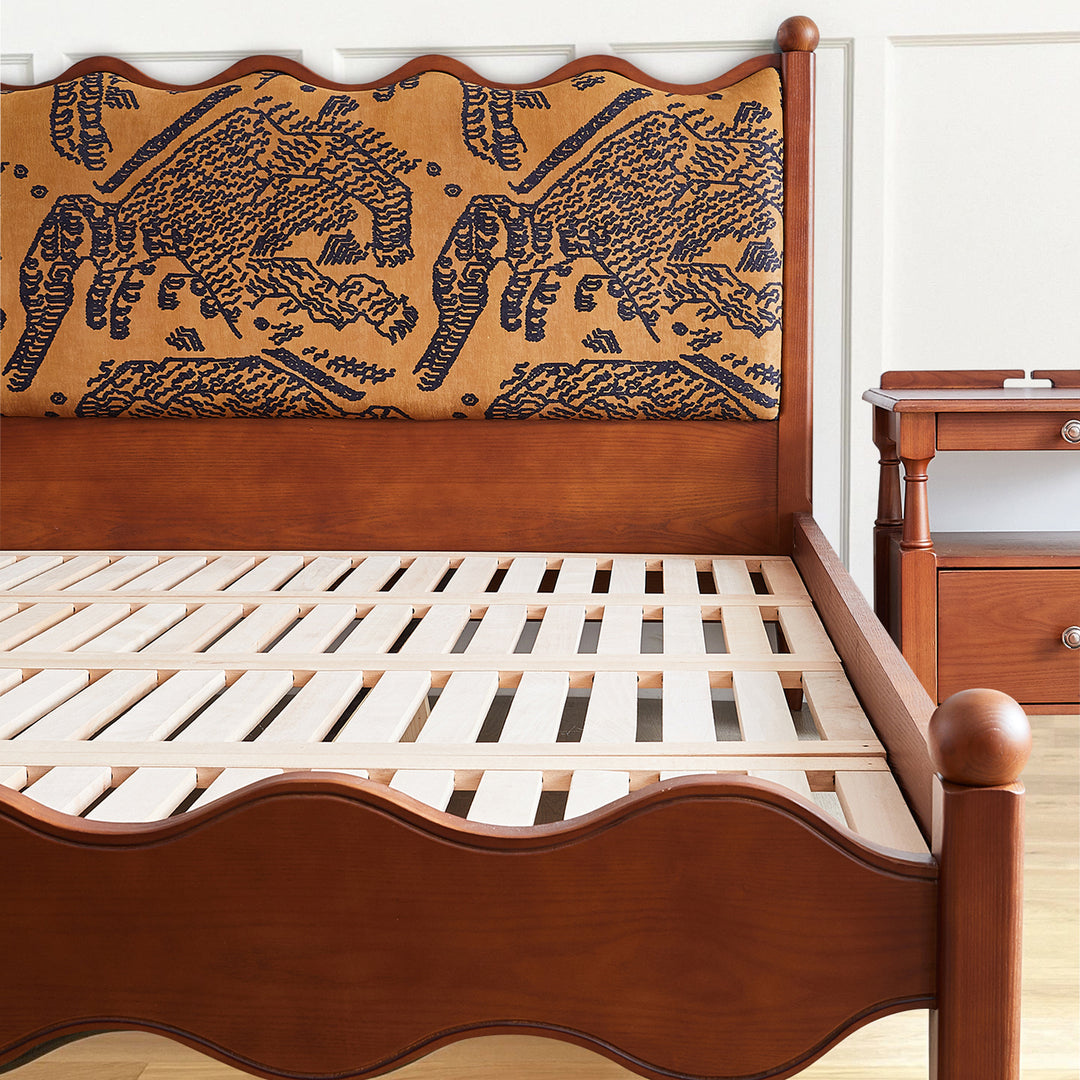 Vintage ash wood bed rippling color swatches.