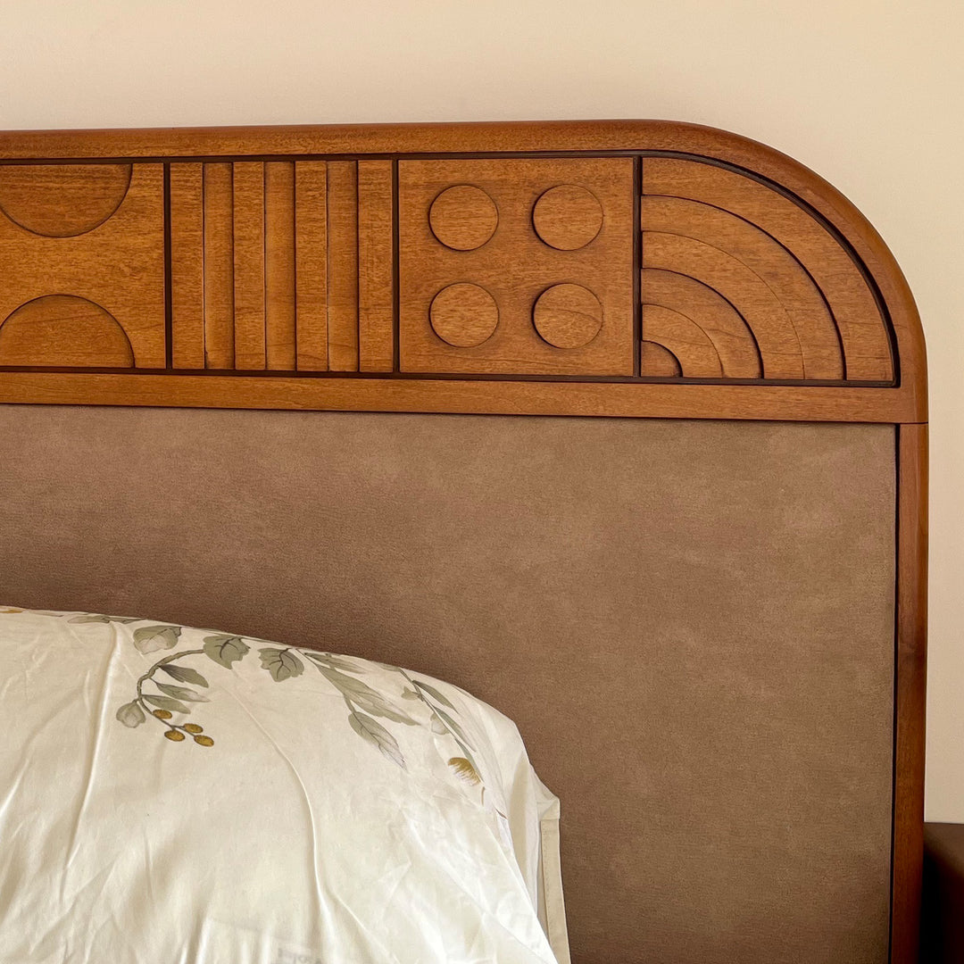 Vintage boxwood bed madrid detail 3.
