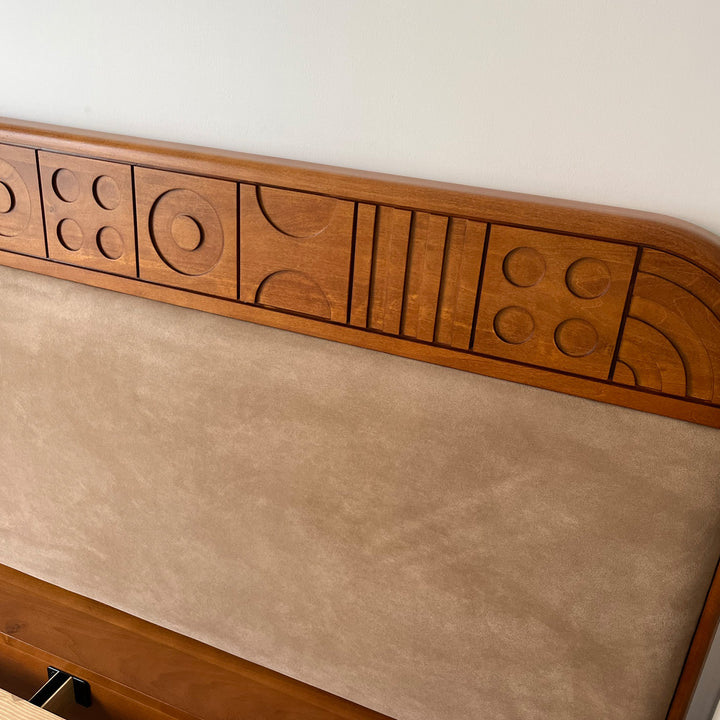 Vintage boxwood bed madrid detail 4.