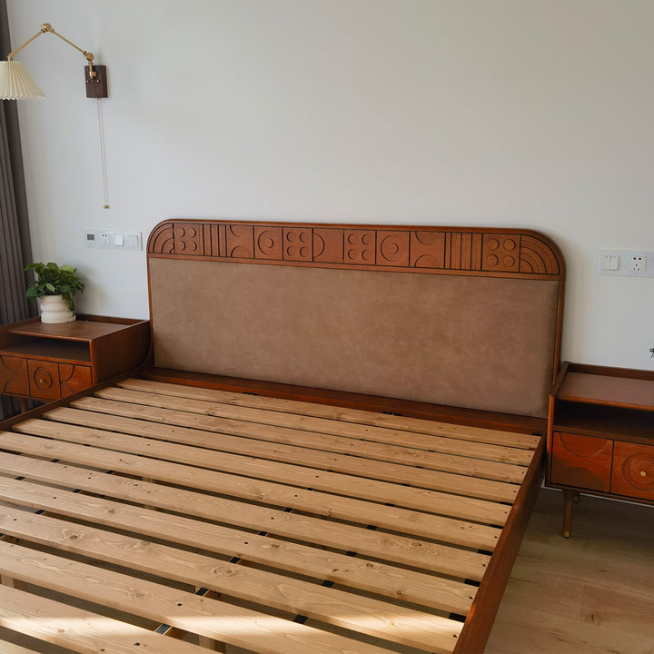 Vintage boxwood bed madrid detail 6.