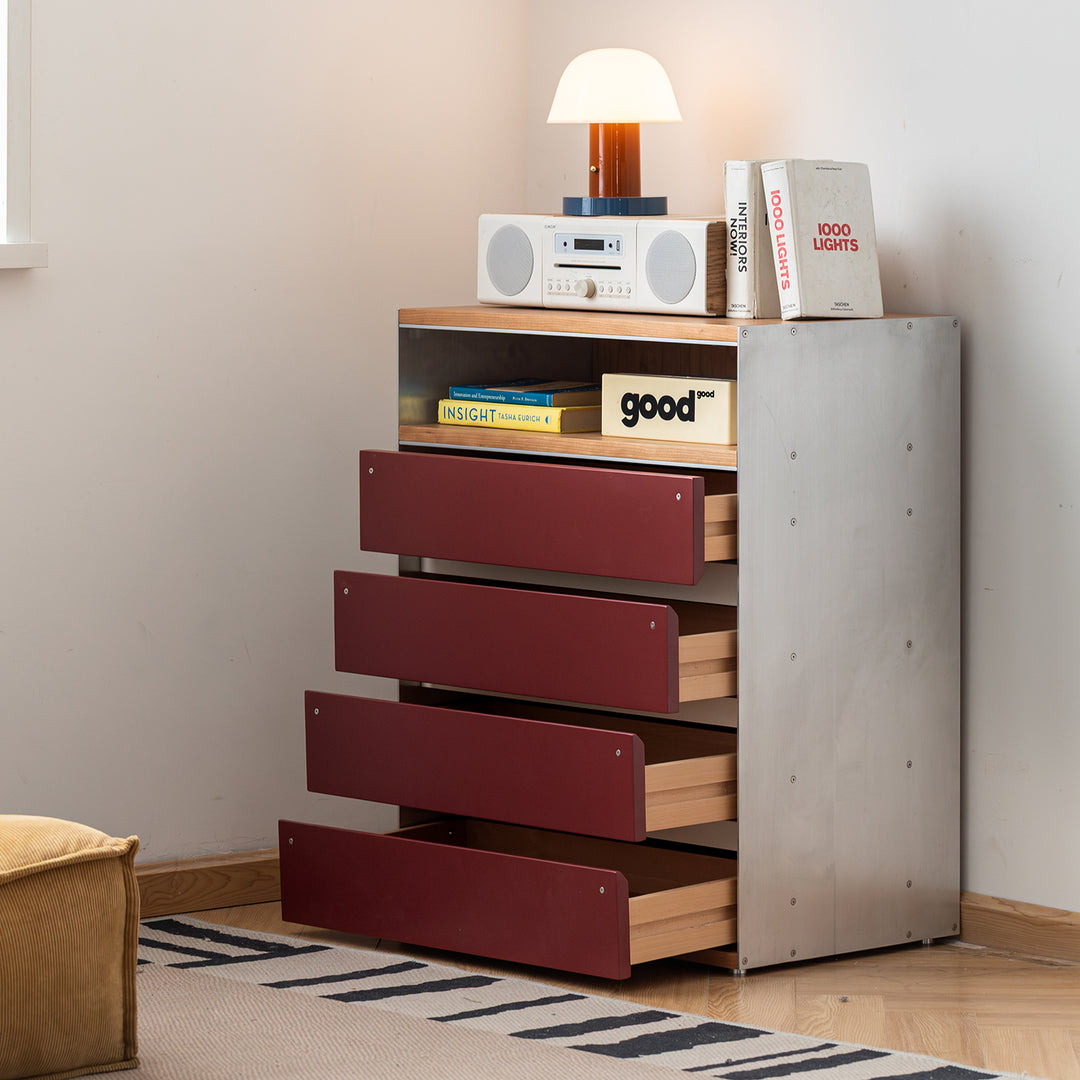 Bauhaus aluminium chest of 5 drawer geometric in details.