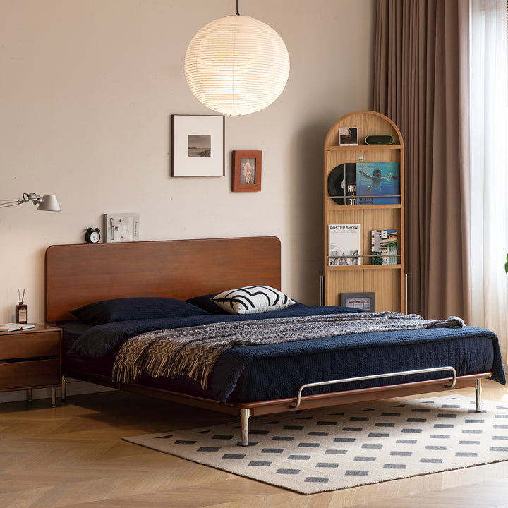 Bauhaus boxwood bed americano in close up details.