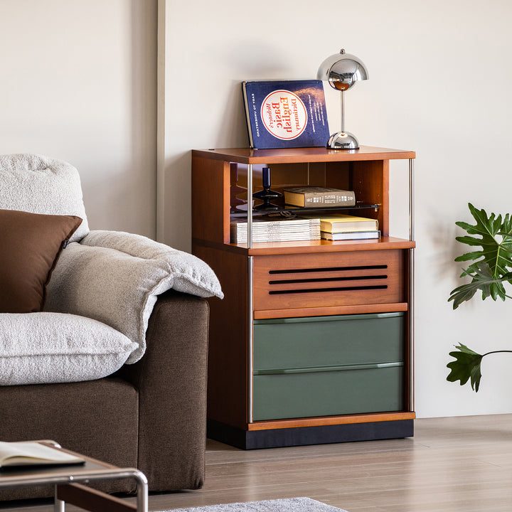 Bauhaus boxwood chest of 3 drawers silver wing in details.