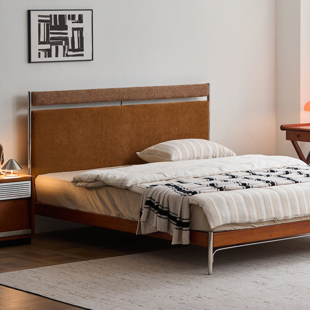Bauhaus genuine leather bed supple brown in close up details.