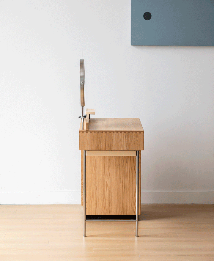 Bauhaus oak wood dressing table tempo in real life style.