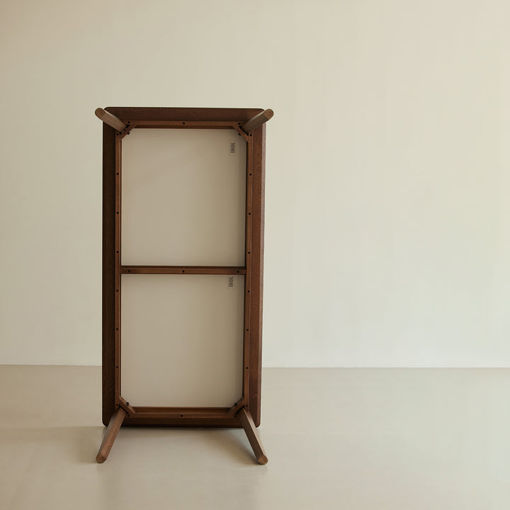 Japandi sintered stone oak wood dining table lennor in panoramic view.