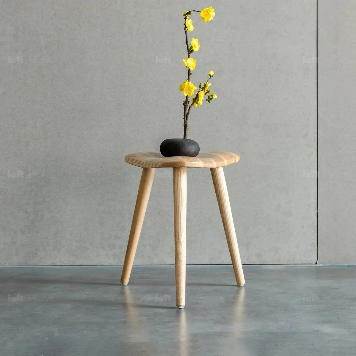 Japandi wood dining stool ride in panoramic view.
