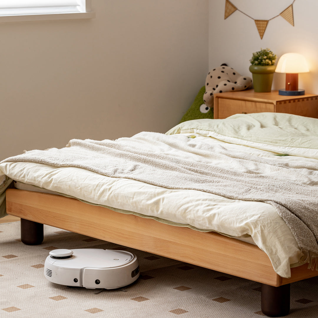 Scandinavian beech wood kids bed teddy in panoramic view.