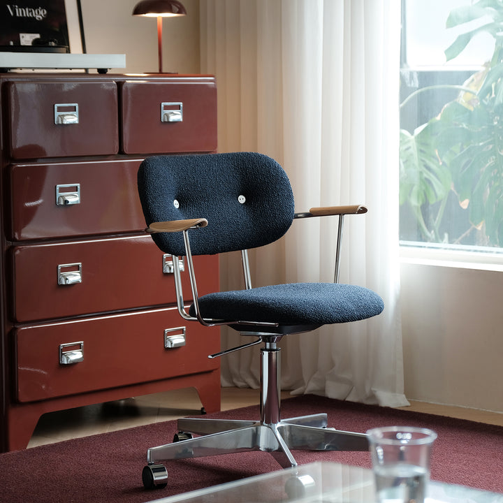 Minimalist boucle fabric study chair aodo detail 5.