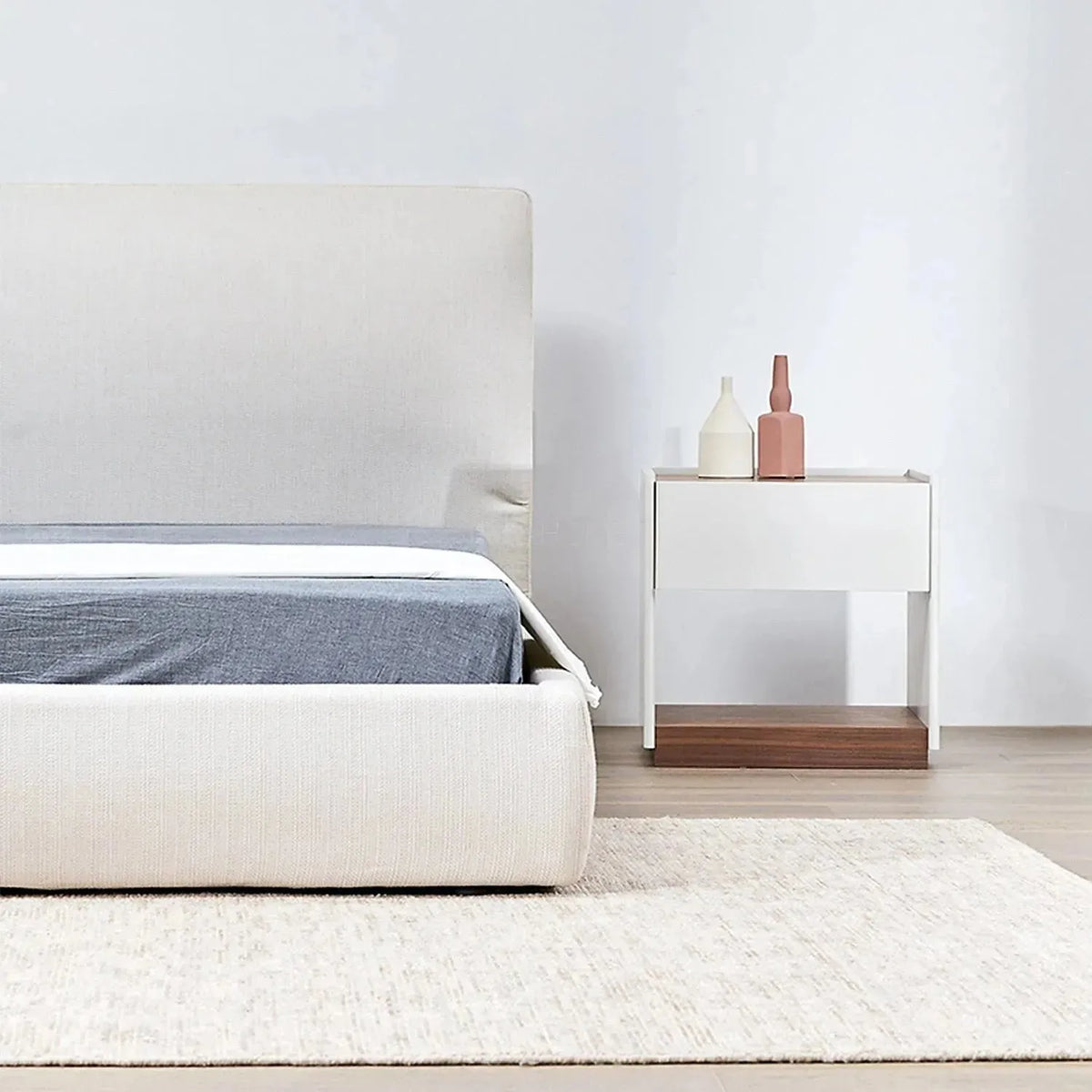 Minimalist fabric bed sino environmental situation.