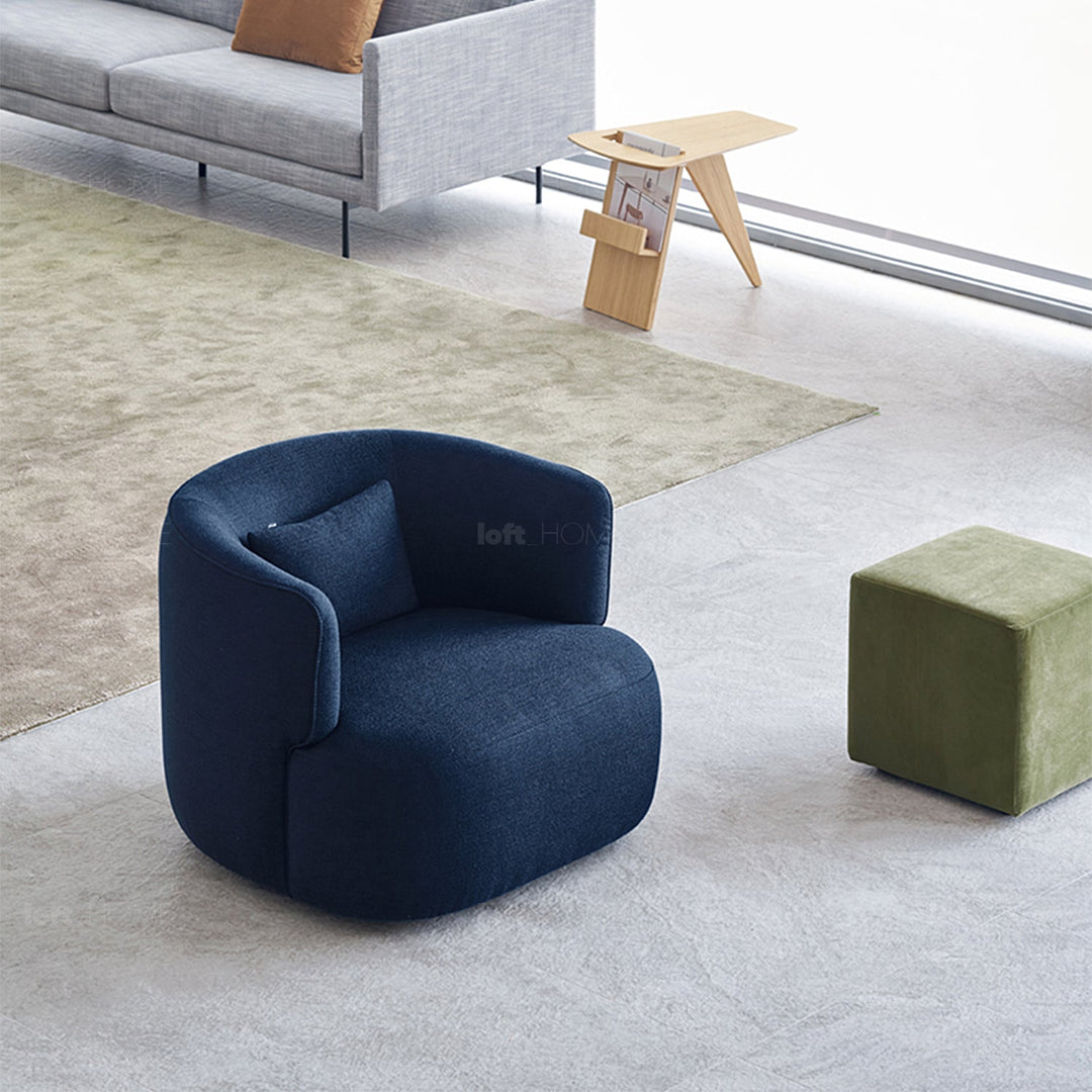 Minimalist fabric revolving 1 seater sofa heb layered structure.