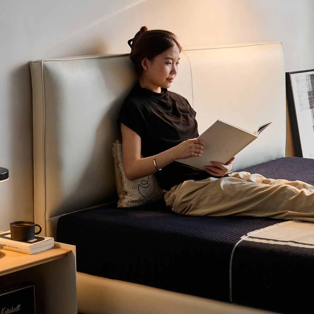 Minimalist genuine leather bed lalo in details.