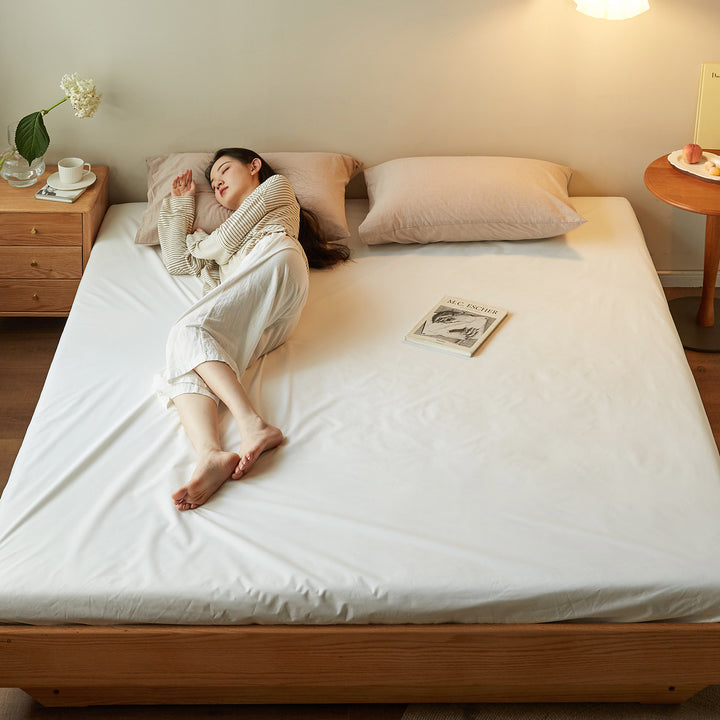 Minimalist water proof fabric bed sheet pure material variants.