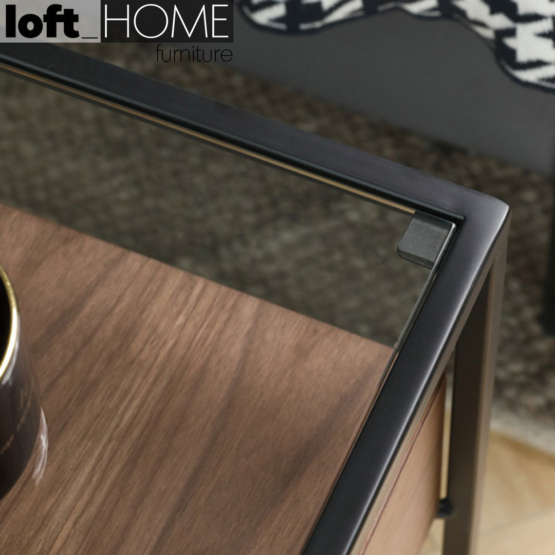 Modern tempered glass side table ivan s in details.